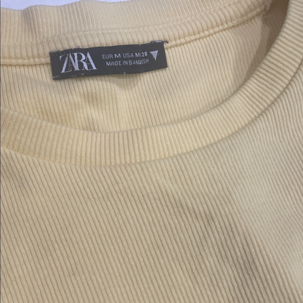 Zara Yellow Ruffled Top - Picture 3 of 3